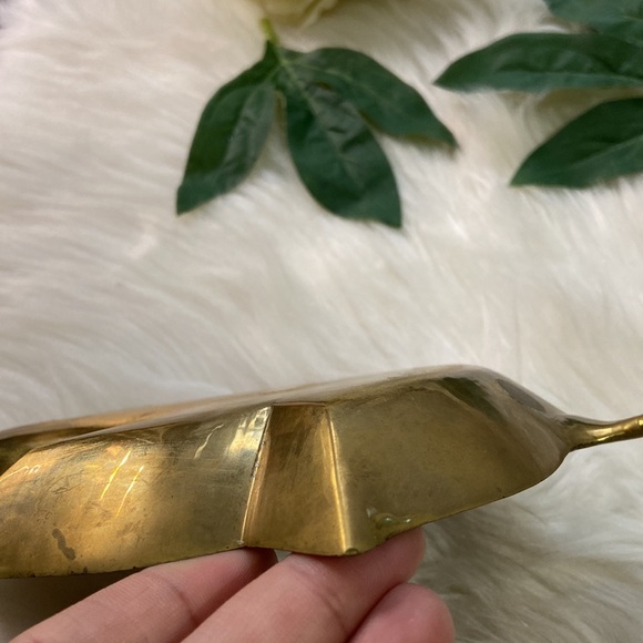 Vintage Brass Leaf Shaped Trinket Tray Catch All Dish - Picture 17 of 17